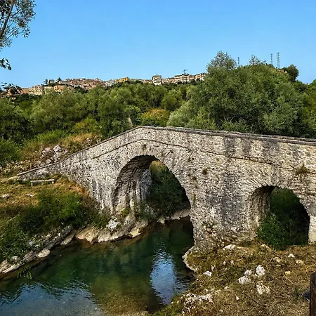 Alojamento de Turismo Rural Domus Lauri